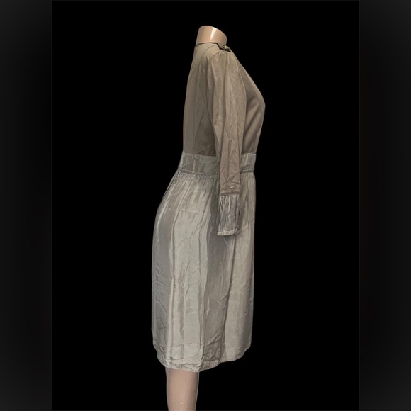 Burberry Brown A-Line Dress with Crew Neck and 3/4 Cuffed Sleeves - Picture 2 of 6